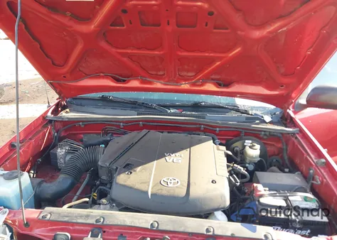 2010 Toyota Tacoma Base V6 из США, поврежденный, VIN 3TMLU4EN8AM039298